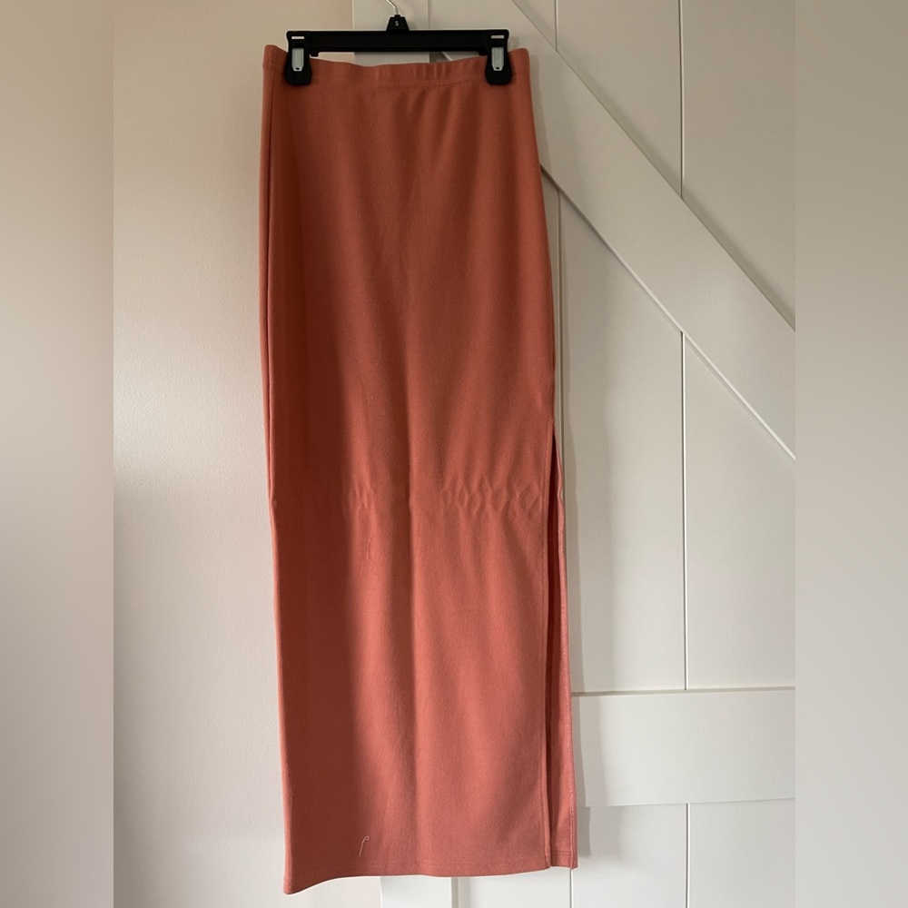 Small skirt with side slit brand new